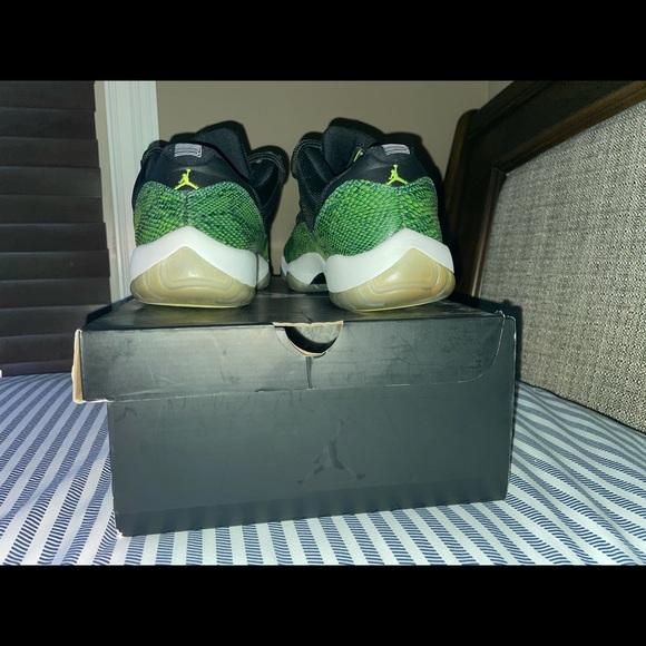 jordan 11 low green snakeskin - Picture 4 of 6